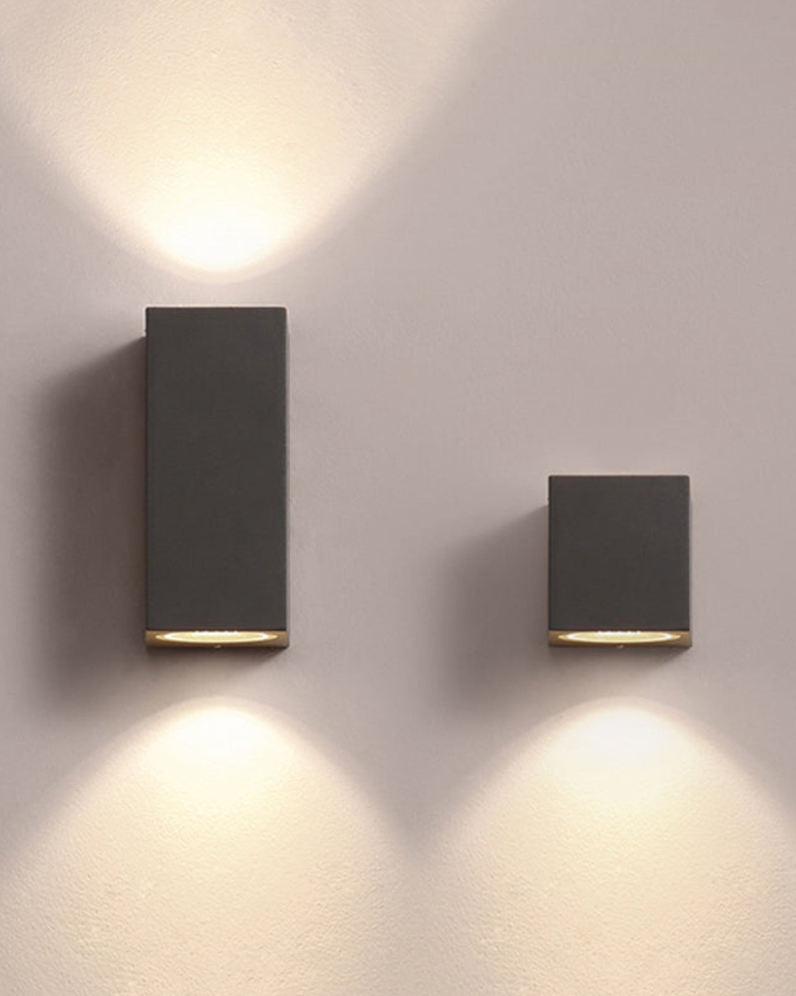 Nero Glow – Minimalist Black – Metal and Glass – LED for Hall and Garden