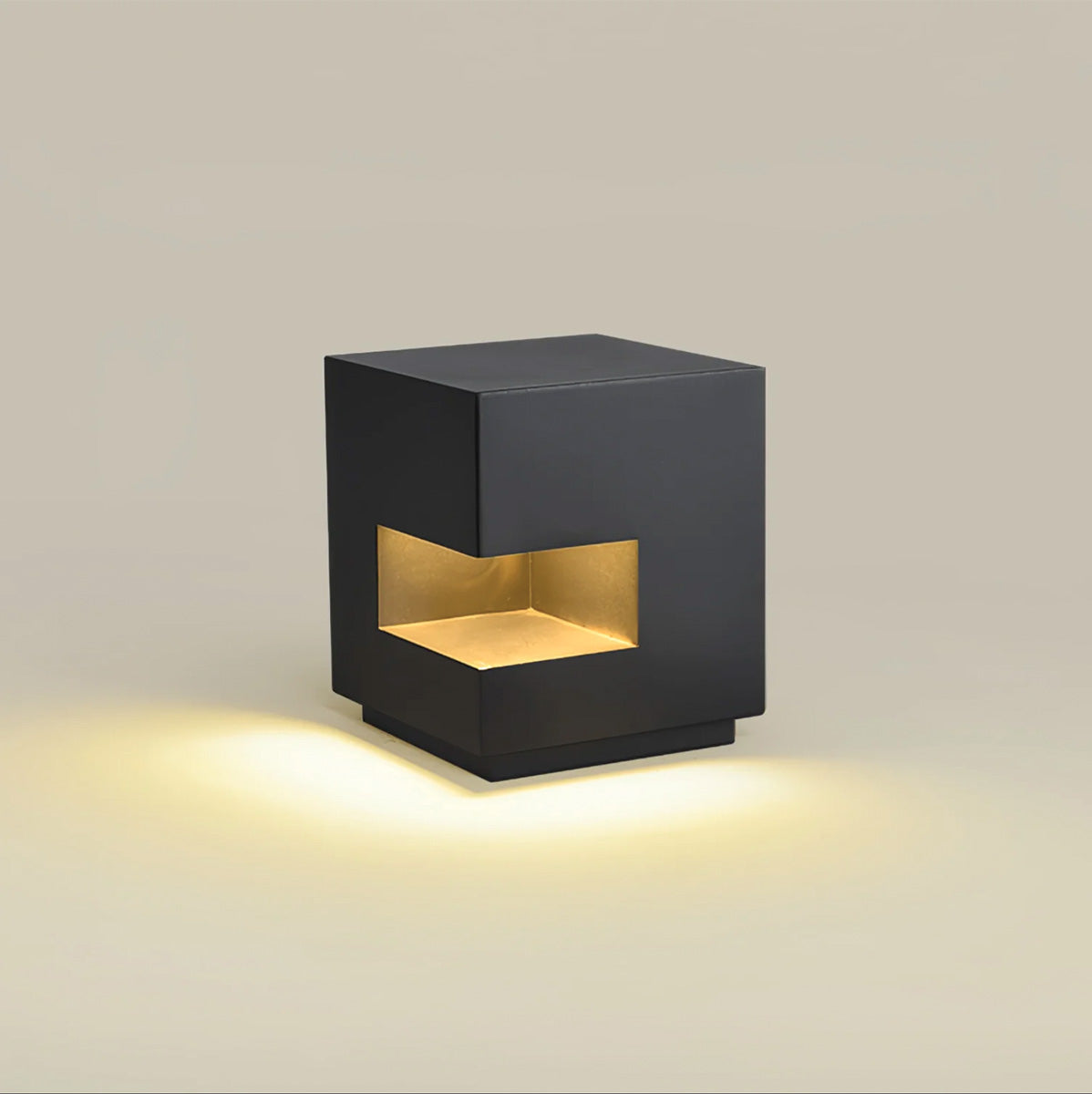 Outdoor Lamp | Weather-Resistant, Modern Illumination