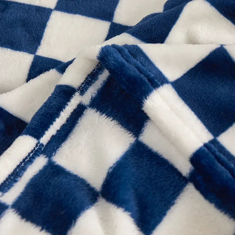 ClassicComfort - Trendy Checkerboard Blanket