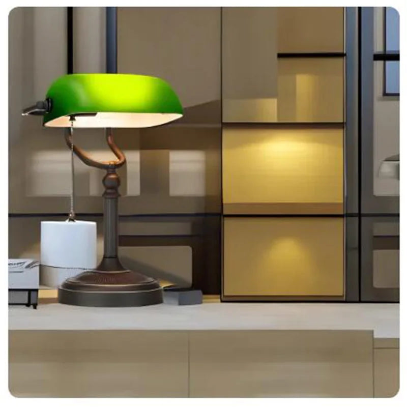 TimelessBank - Classic Green Banker Lamp