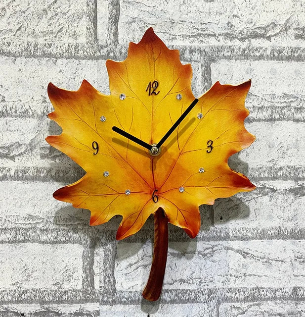 FeatherTime - Nordic Leafwork Clock