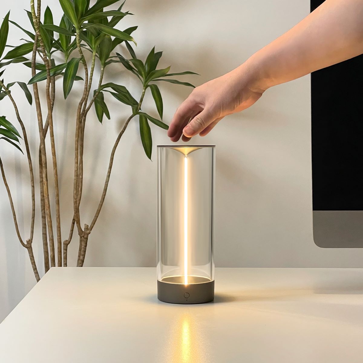 Magnetic LighRay Bar Cylinder | Sleek Modern Illumination