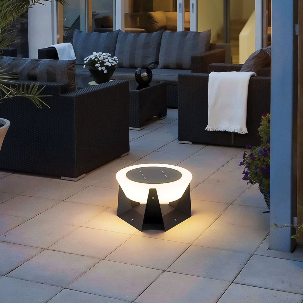 Modern Solar Floor Lamp | IP65 Stainless Steel, Adjustable Height, LED Included