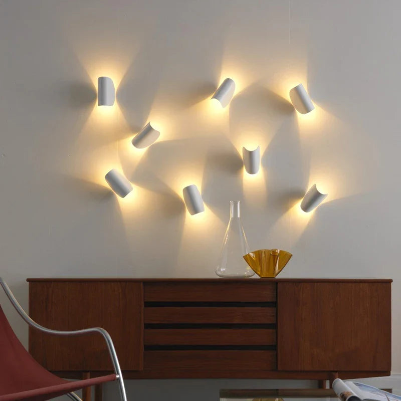 LumeStream - Minimalist Iron Wall Lamp