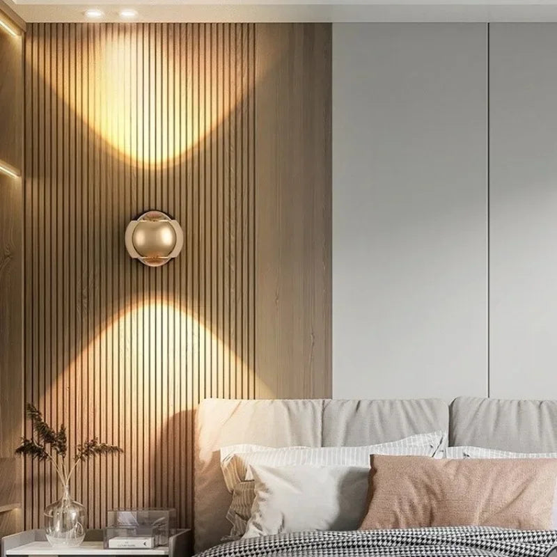 Rotatable double-sided wall lamp