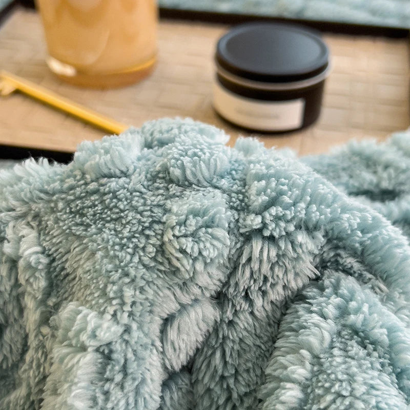 LambCozy | Thick Winter Blanket with Lambswool