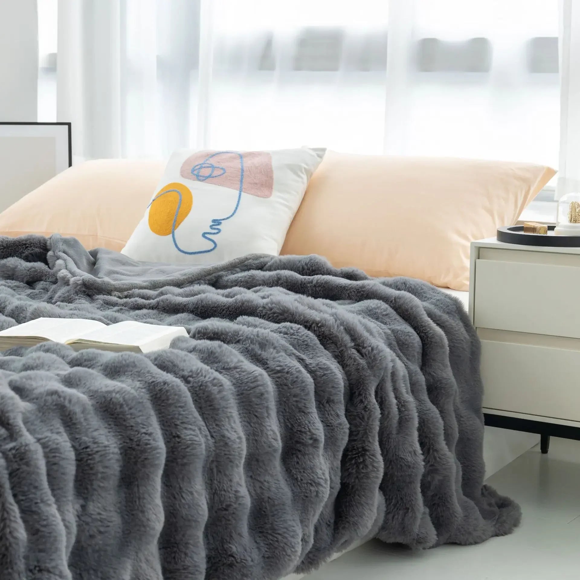 FurLuxe | Double-Sided Faux Fur Blanket