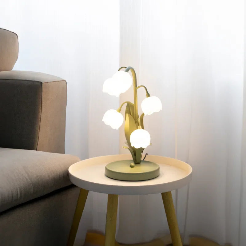 ScandiPetal | Nordic Flower Table Lamp