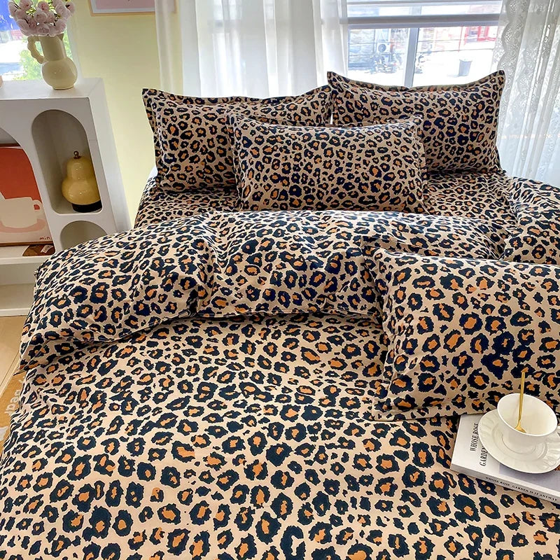 SavannaLuxe | Bed Sheet with Leopard Pattern